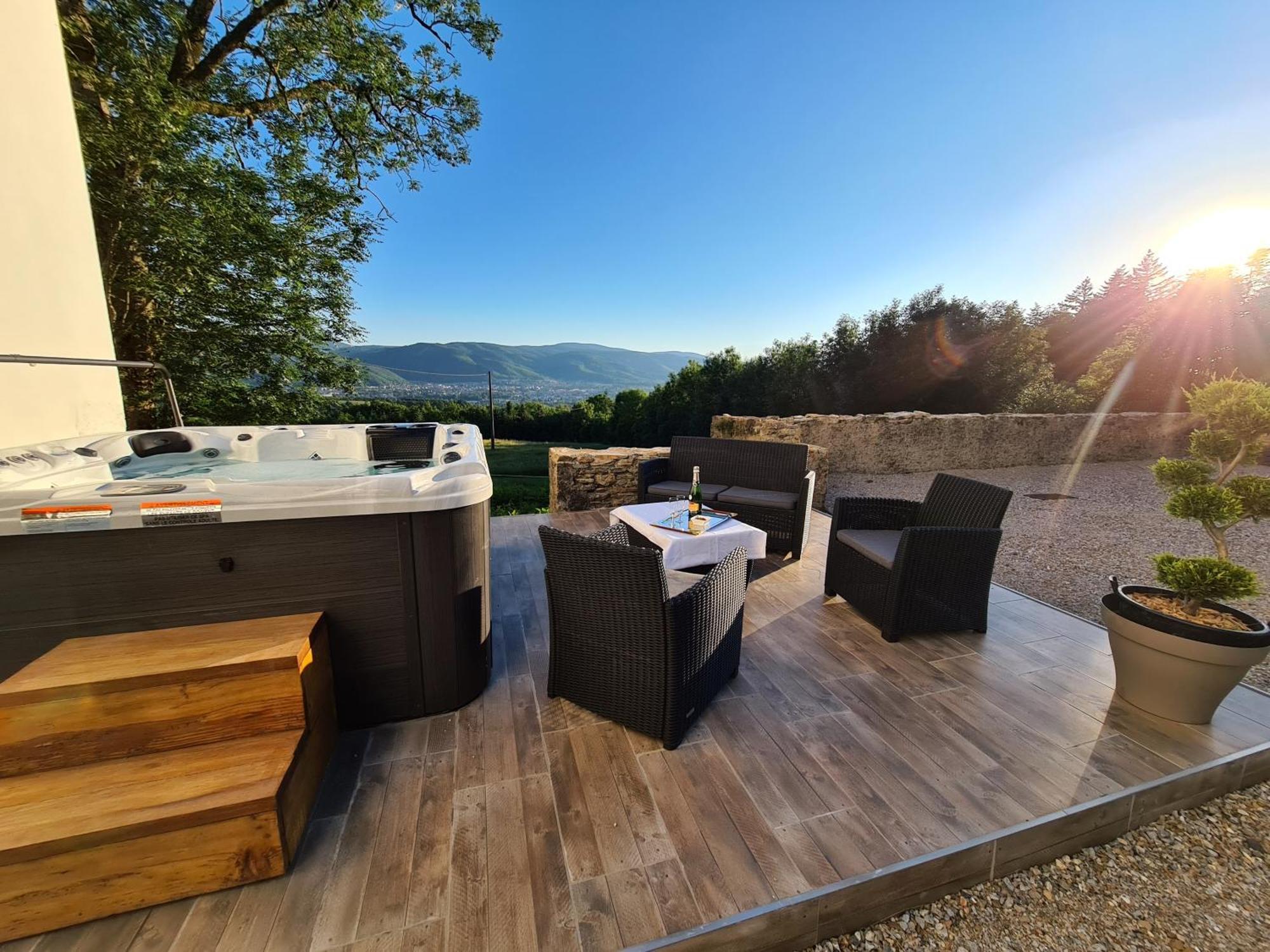 Gite Confortable Avec Spa Prive Et Confort Moderne Pont-de-Larn ภายนอก รูปภาพ